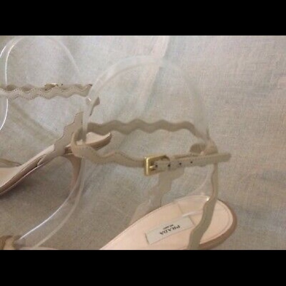 Prada Scalloped Sandals Tan Leather Ankle Strap - Picture 4 of 8